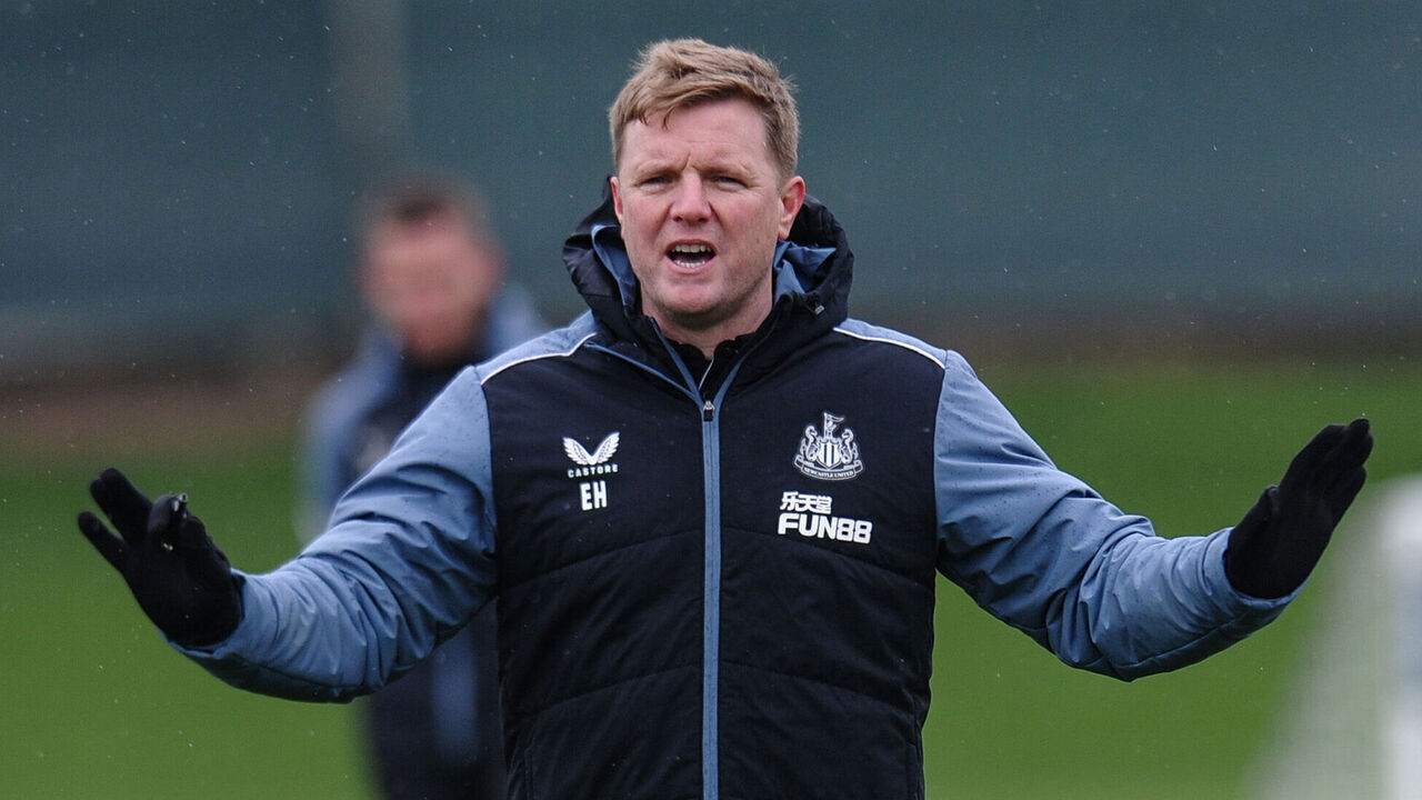 NEWCASTLE UPON TYNE, ENGLAND - MARCH 28: Newcastle United Head Coach Eddie Howe gives instructions during the Newcastle United Training session at the Newcastle United Training Centre on March 28, 2023 in Newcastle upon Tyne, England.