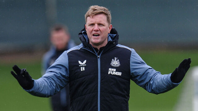 NEWCASTLE UPON TYNE, ENGLAND - MARCH 28: Newcastle United Head Coach Eddie Howe gives instructions during the Newcastle United Training session at the Newcastle United Training Centre on March 28, 2023 in Newcastle upon Tyne, England.