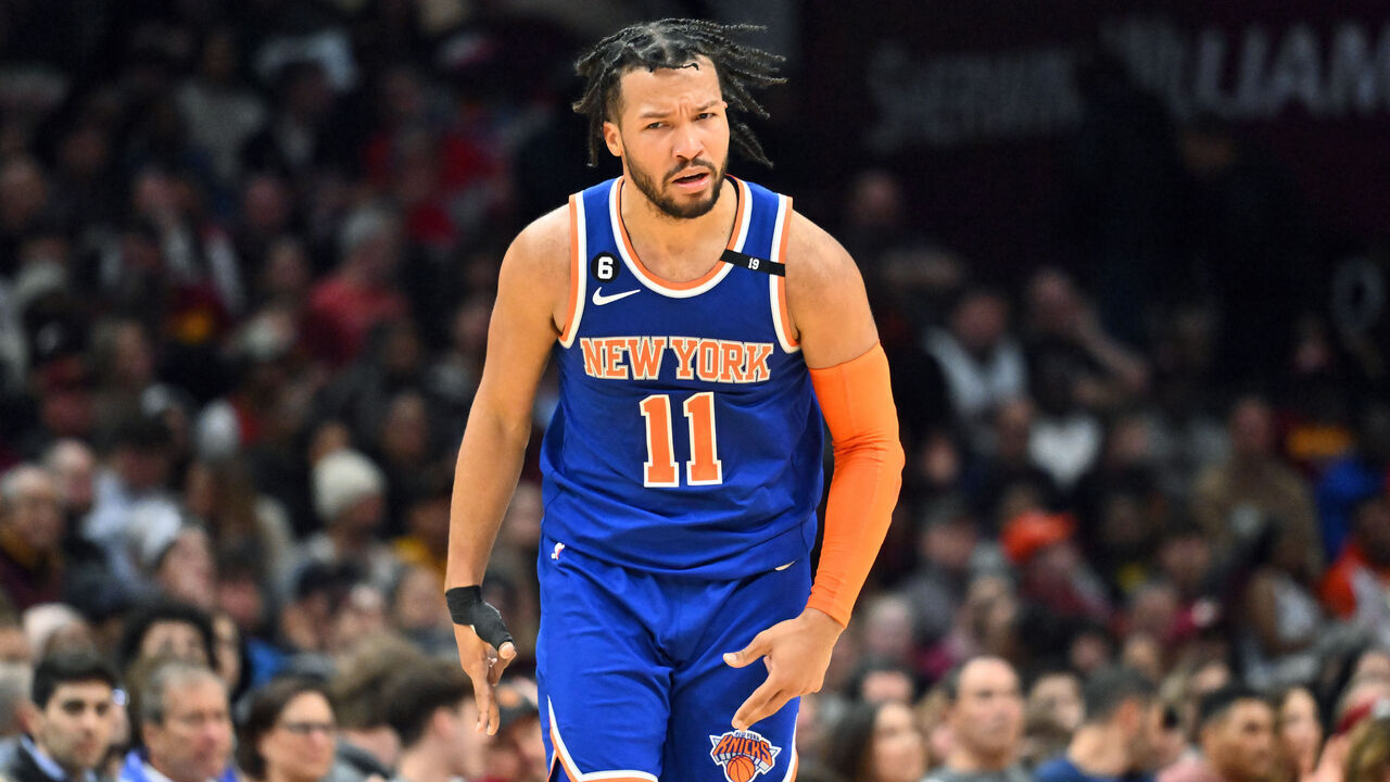 CLEVELAND, OHIO - MARCH 31: Jalen Brunson #11 of the New York Knicks celebrates after scoring during the fourth quarter against the Cleveland Cavaliers at Rocket Mortgage Fieldhouse on March 31, 2023 in Cleveland, Ohio. The Knicks defeated the Cavaliers 130-116.