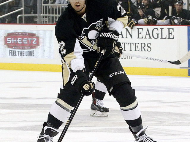 Report: Red Wings GM Holland to meet face-to-face with agent for Matt Niskanen Thursday