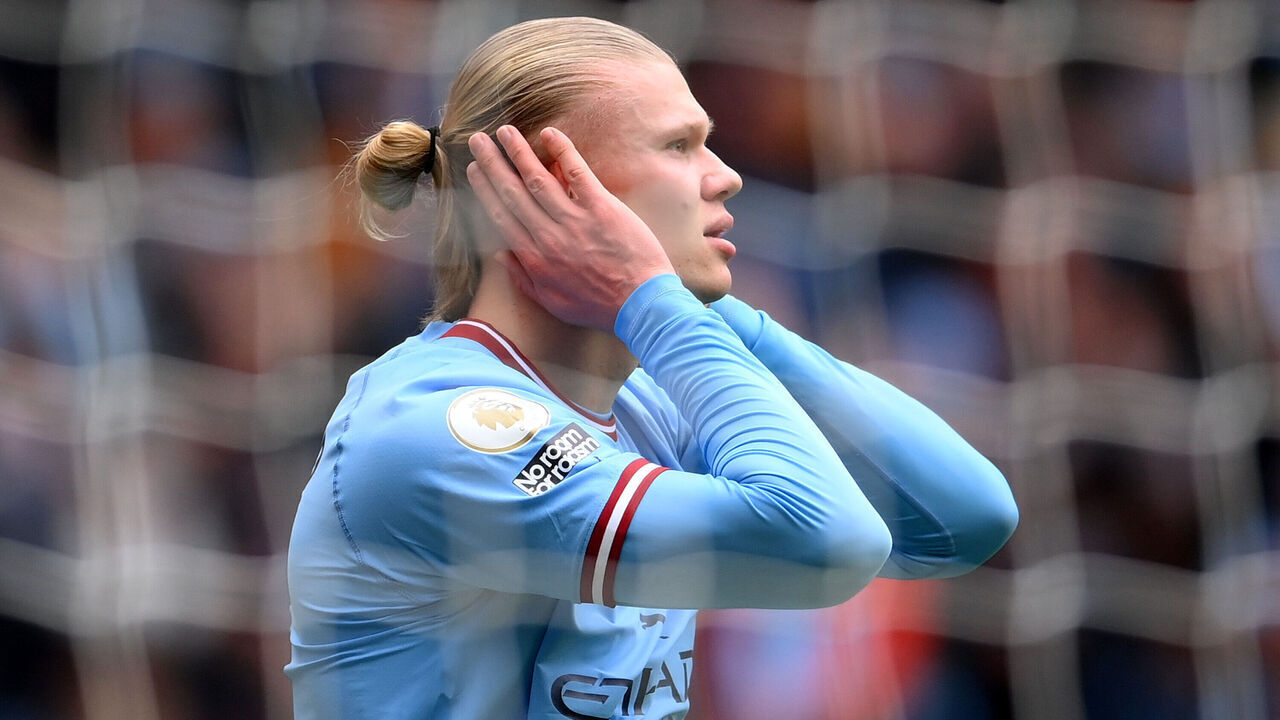 MANCHESTER, ENGLAND - MARCH 04: Erling Haaland of Manchester City reacts after a missed chance during the Premier League match between Manchester City and Newcastle United at Etihad Stadium on March 04, 2023 in Manchester, England.