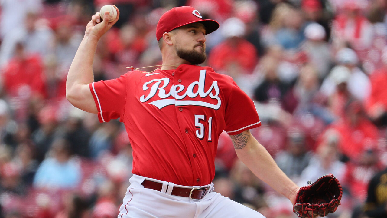 Nick Lodolo saves outing in the first inning as Reds beat the Pirates