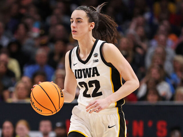 DALLAS, TEXAS - APRIL 02: Caitlin Clark #22 of the Iowa Hawkeyes dribbles the ball during the third quarter against the LSU Lady Tigers during the 2023 NCAA Women's Basketball Tournament championship game at American Airlines Center on April 02, 2023 in Dallas, Texas.