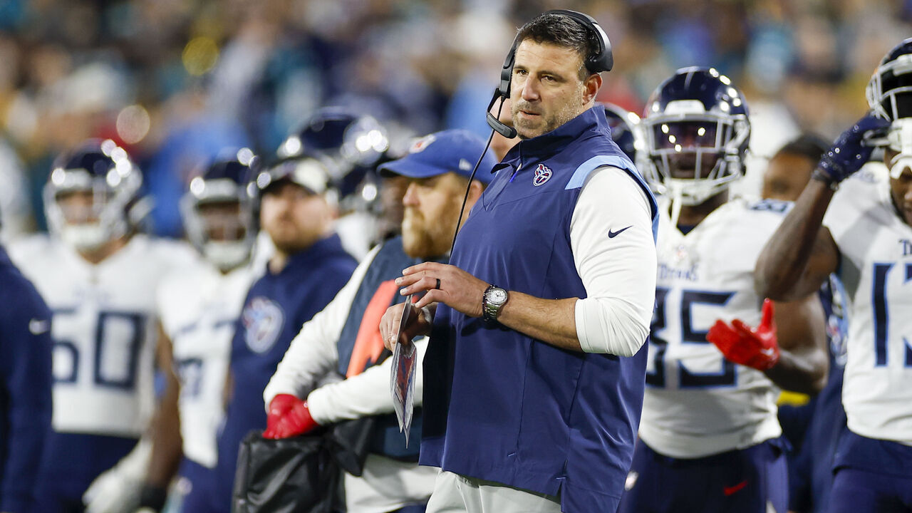 JACKSONVILLE, FL - JANUARY 07: Tennessee Titans head coach Mike Vrabel looks on during the game between the Tennessee Titans and the Jacksonville Jaguars and the on January 7, 2023 at TIAA Bank Field in Jacksonville, Fl.