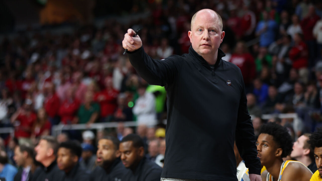 ALBANY, NY - MARCH 17: Head coach Rob Senderoff of the Kent State Golden Flashes coaches against the Indiana Hoosiers during the first half during the first round of the 2023 NCAA Men's Basketball Tournament held at MVP Arena on March 17, 2023 in Albany, New York.