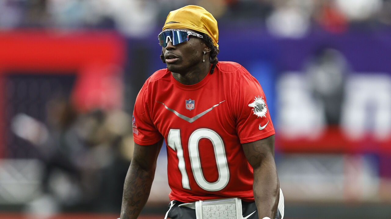 LAS VEGAS, NEVADA - FEBRUARY 05: LAS VEGAS, NEVADA - FEBRUARY 05: AFC wide receiver Tyreek Hill #10 of the Miami Dolphins lines up during an NFL Pro Bowl football game at Allegiant Stadium on February 05, 2023 in Las Vegas, Nevada.