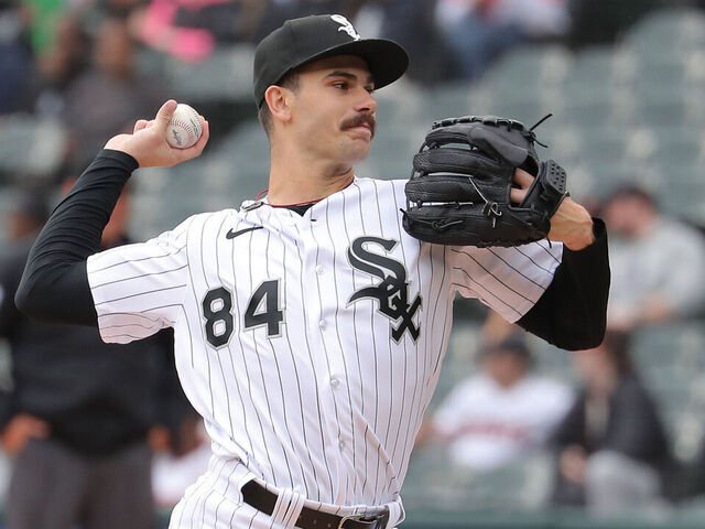 White Sox's Liam Hendriks rings victory bell after last round of  chemotherapy