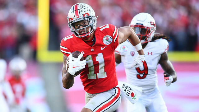 PASADENA, CA - JANUARY 01: Ohio State Buckeyes wide receiver Jaxon Smith-Njigba (11) breaks free during the Rose Bowl game between the Ohio State Buckeyes and the Utah Utes on January 1, 2022 at the Rose Bowl in Pasadena, CA.