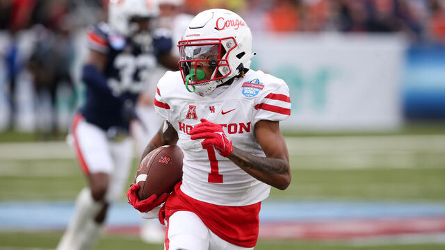 BIRMINGHAM, AL - DECEMBER 28: Houston Cougars wide receiver Nathaniel Dell (1) during the TicketSmarter Birmingham Bowl between the Houston Cougars and the Auburn Tigers on December 28, 2021 at Protective Stadium in Birmingham, Alabama.