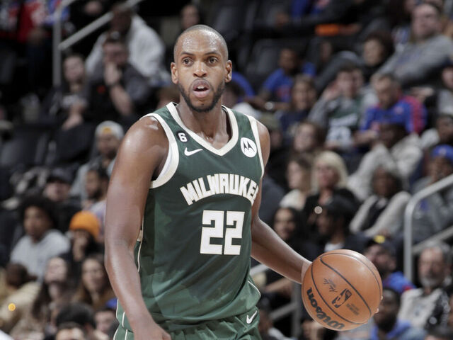 DETROIT, MI - MARCH 27: Khris Middleton #22 of the Milwaukee Bucks dribbles the ball against the Detroit Pistons on March 27, 2023 at Little Caesars Arena in Detroit, Michigan. NOTE TO USER: User expressly acknowledges and agrees that, by downloading and/or using this photograph, User is consenting to the terms and conditions of the Getty Images License Agreement. Mandatory Copyright Notice: Copyright 2023 NBAE