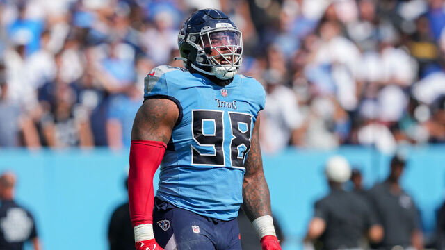 NASHVILLE, TENNESSEE - SEPTEMBER 25: Jeffery Simmons #98 of the Tennessee Titans reacts in the fourth quarter against the Las Vegas Raiders at Nissan Stadium on September 25, 2022 in Nashville, Tennessee.