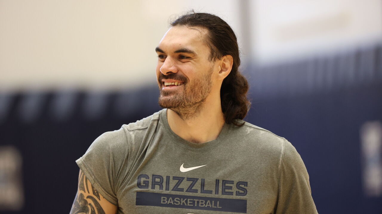 MEMPHIS, TN - FEBRUARY 27: Steven Adams #4 of the Memphis Grizzlies participates in an all access team practice on February 27, 2023 at FedExForum in Memphis, Tennessee. Mandatory Copyright Notice: Copyright 2023 NBAE