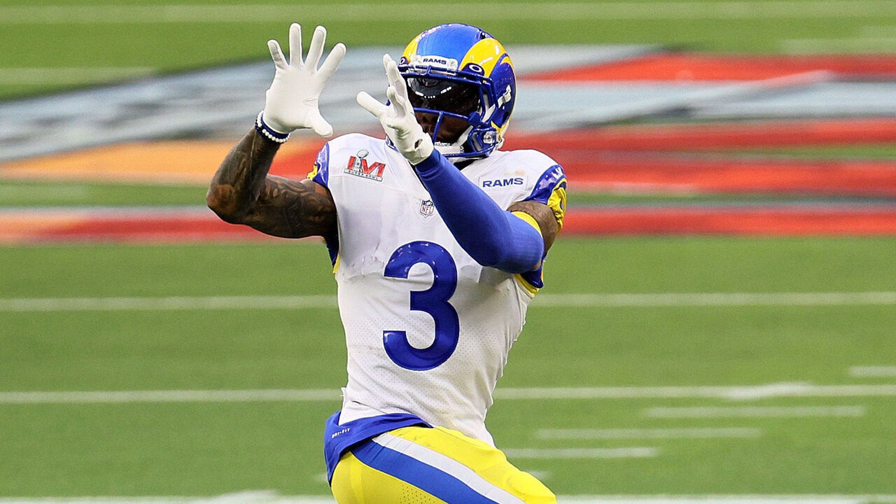INGLEWOOD, CALIFORNIA - FEBRUARY 13: Odell Beckham Jr. #3 of the Los Angeles Rams catches the ball in the second quarter of the game against the Cincinnati Bengals during Super Bowl LVI at SoFi Stadium on February 13, 2022 in Inglewood, California.