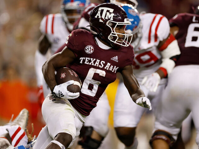 Texas A&M RB Devon Achane selected by Miami Dolphins in the 3rd