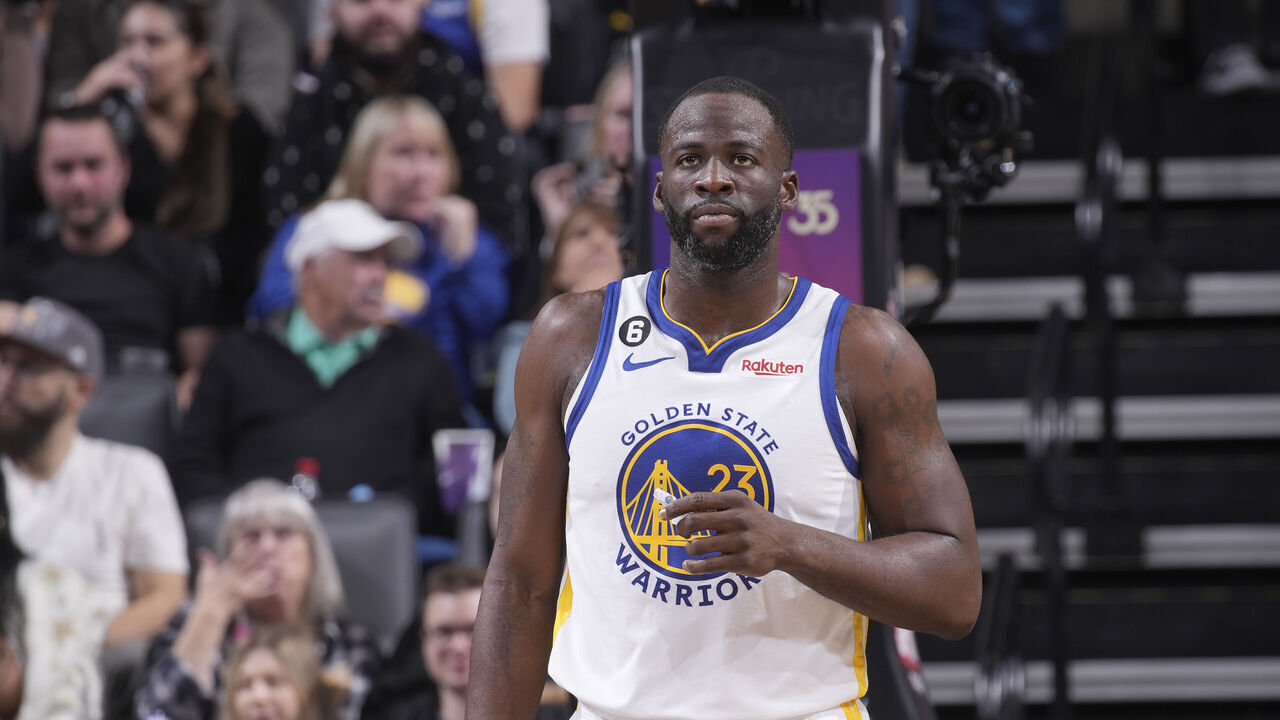SACRAMENTO, CA - NOVEMBER 13: Draymond Green #23 of the Golden State Warriors looks on during the game against the Sacramento Kings on November 13, 2022 at Golden 1 Center in Sacramento, California. NOTE TO USER: User expressly acknowledges and agrees that, by downloading and or using this photograph, User is consenting to the terms and conditions of the Getty Images Agreement. Mandatory Copyright Notice: Copyright 2022 NBAE
