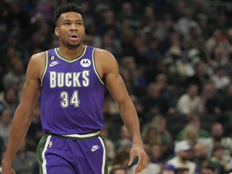 Giannis nearly retired in 2020, had conversation with Bucks' front office | theScore.com