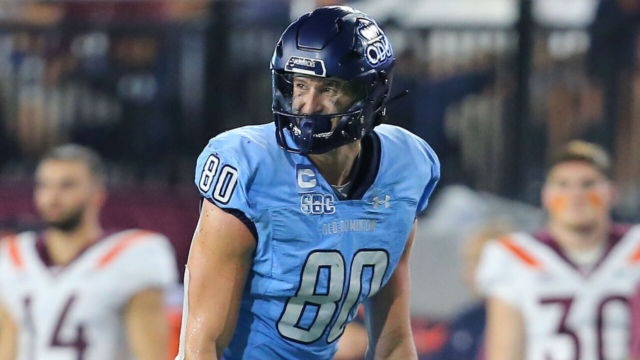 NORFOLK, VA - SEPTEMBER 02: Old Dominion Monarchs tight end Zack Kuntz (80) during a college football game between the Virginia Tech Hokies and the Old Dominion Monarchs on September 02, 2022, at S.B. Ballard Stadium in Norfolk, VA.