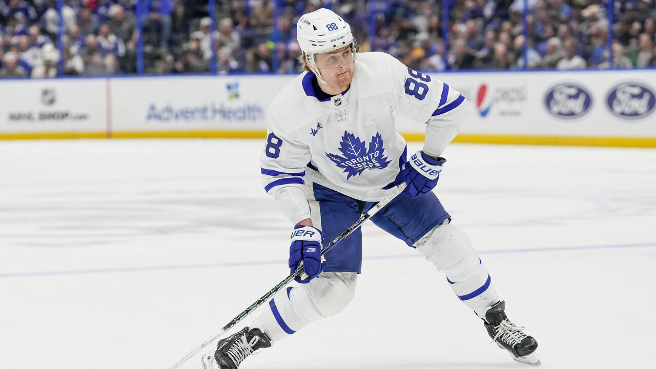 TAMPA, FL - APRIL 11: Toronto Maple Leafs right wing William Nylander (88) shoots the puck during the NHL Hockey match between the Tampa Bay Lightning and Toronto Maple Leafs on April 11th 2023 at Amalie Arena in Tampa, FL.