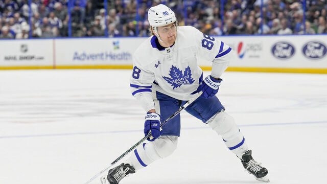TAMPA, FL - APRIL 11: Toronto Maple Leafs right wing William Nylander (88) shoots the puck during the NHL Hockey match between the Tampa Bay Lightning and Toronto Maple Leafs on April 11th 2023 at Amalie Arena in Tampa, FL.
