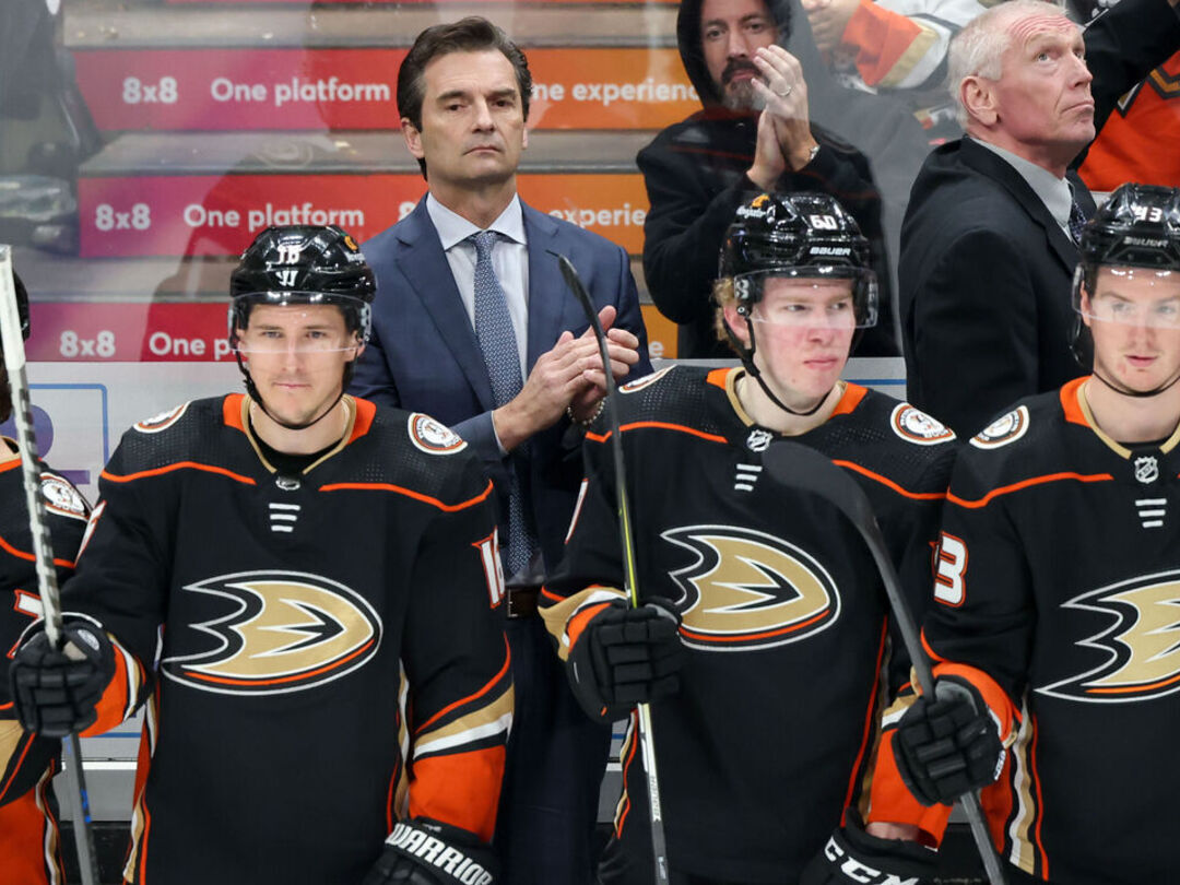 Dallas Eakins won't return as Ducks' head coach