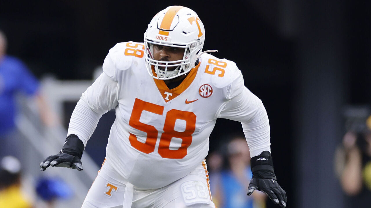 PITTSBURGH, PA - SEPTEMBER 10: Tennessee Volunteers offensive lineman Darnell Wright (58) blocks during a college football game against the Pittsburgh Panthers on September 10, 2022 at Acrisure Stadium in Pittsburgh, Pennsylvania.
