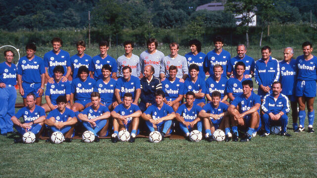 UNSPECIFIED,ITALY: 1986-87 SSC Napoli Team ( back row L-R) Luciano Castellini,Alessandro Renica,Massimo Filardi, Ciro Ferrara, Raffaele Di Fusco, Claudio Garella, Andrea Carnevale, Raimondo Marino, (central row L-R) Fernando De Napoli, Diego Armando Maradona, Luigi Caffarelli, Giuseppe Volpecina, Ottavio Bianchi head coach,Bruno Giordano,Ciro Muro, Moreno Ferrario, Giuseppe Bruscolotti,(front row 2nd R)Salvatore Bagni