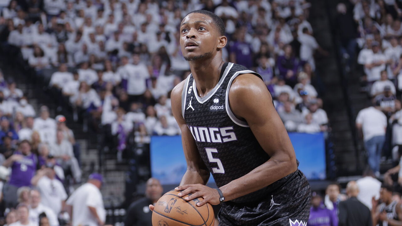 SACRAMENTO, CA - APRIL 15: De'Aaron Fox #5 of the Sacramento Kings prepares to shoot a free throw during Round One Game One of the 2023 NBA Playoffs against the Golden State Warriors on April 15, 2023 at Golden 1 Center in Sacramento, California. Mandatory Copyright Notice: Copyright 2023 NBAE
