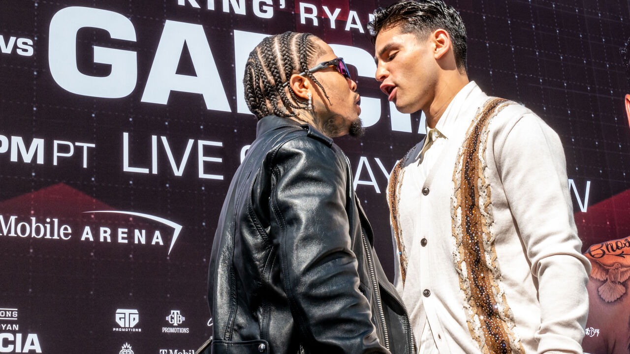 BEVERLY HILLS, CALIFORNIA - MARCH 09: Ryan Garcia (R) and Gervonta Davis (L) face off during a news conference at The Beverly Hilton on March 09, 2023 in Beverly Hills, California.