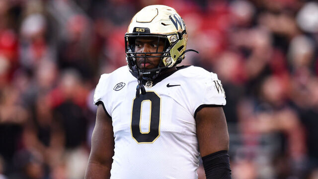 LOUISVILLE, KY - OCTOBER 29: Wake Forest DL Kobie Turner (0) during a college football game between the Wake Forest Demon Deacons and Louisville Cardinals on October 29, 2022 at Cardinal Stadium in Louisville, Kentucky.