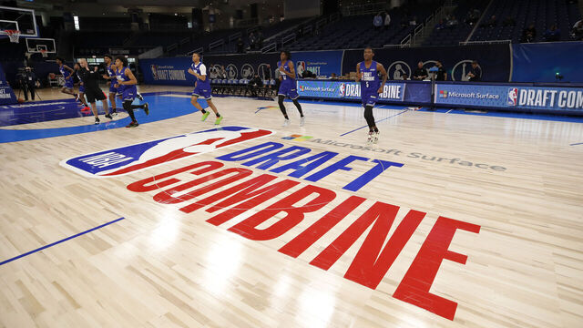 CHICAGO, IL - MAY 18: NBA Prospects warm up during the 2022 NBA Draft Combine on May 18, 2022 at Wintrust Arena in Chicago, Illinois. Mandatory Copyright Notice: Copyright 2022 NBAE