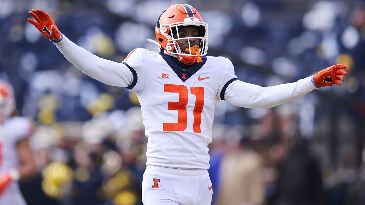 ANN ARBOR, MI - NOVEMBER 19: Illinois Fighting Illini defensive back Devon Witherspoon (31) reacts during a college football game against the Michigan Wolverines on November 19, 2022 at Michigan Stadium in Ann Arbor, Michigan.