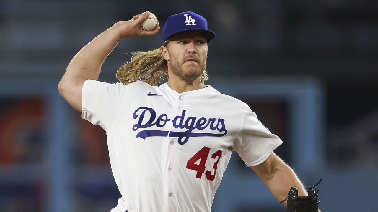 LOS ANGELES, CA - APRIL 14: Los Angeles Dodgers starting pitcher Noah Syndergaard (43) throws to the plate during a regular season game between the Chicago Cubs and Los Angeles Dodgers on April 14, 2023 at Dodger Stadium in Los Angeles, CA.