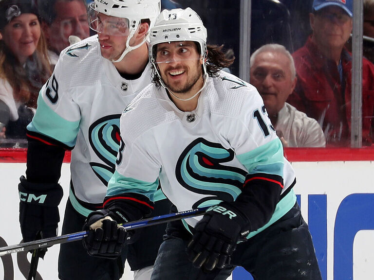 Kraken trade Brandon Tanev to Jets