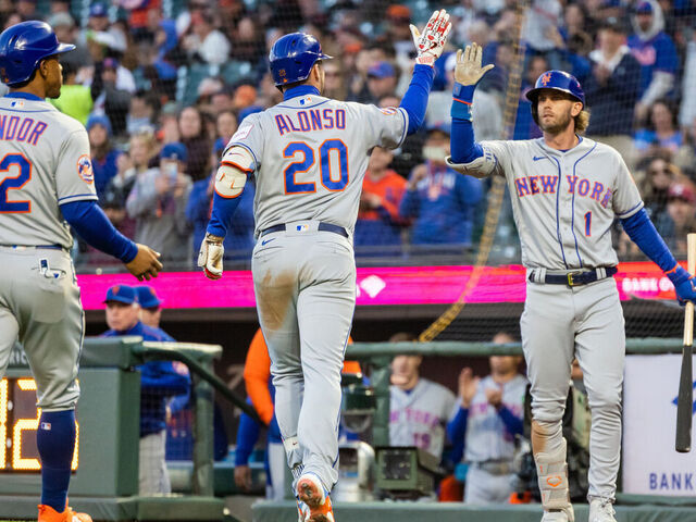 Download New York Mets rookie Pete Alonso celebrates a homerun Wallpaper