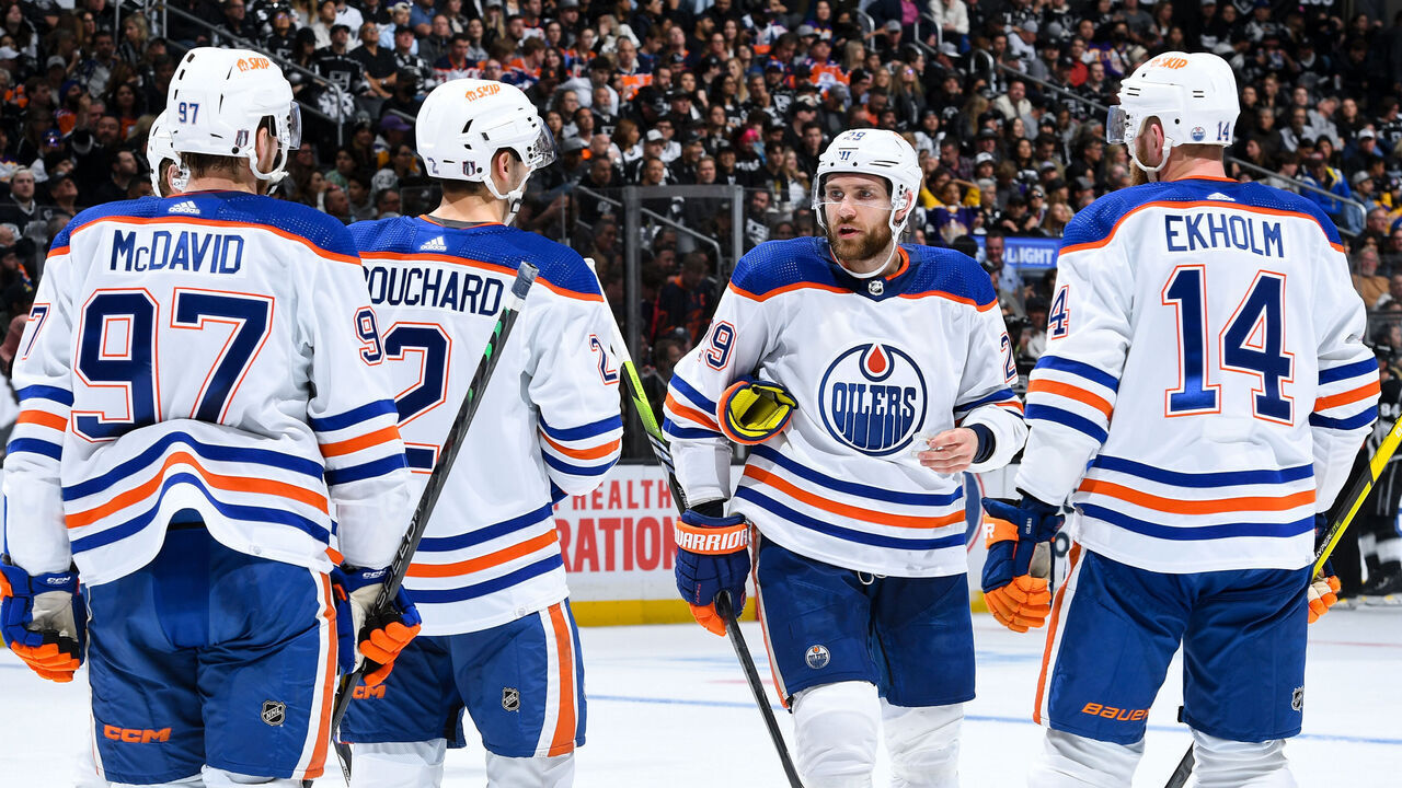 LOS ANGELES, CA - APRIL 21: Edmonton Oilers meet on the ice during the second period against the Los Angeles Kings in Game Three of the First Round of the 2023 Stanley Cup Playoffs at Crypto.com Arena on April 21, 2023 in Los Angeles, California.