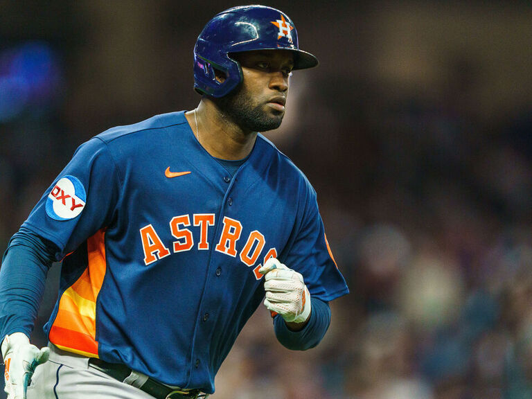 Yordan Alvarez injury: Astros designated hitter returns to Houston after  leaving Blue Jays game with right oblique discomfort - ABC13 Houston