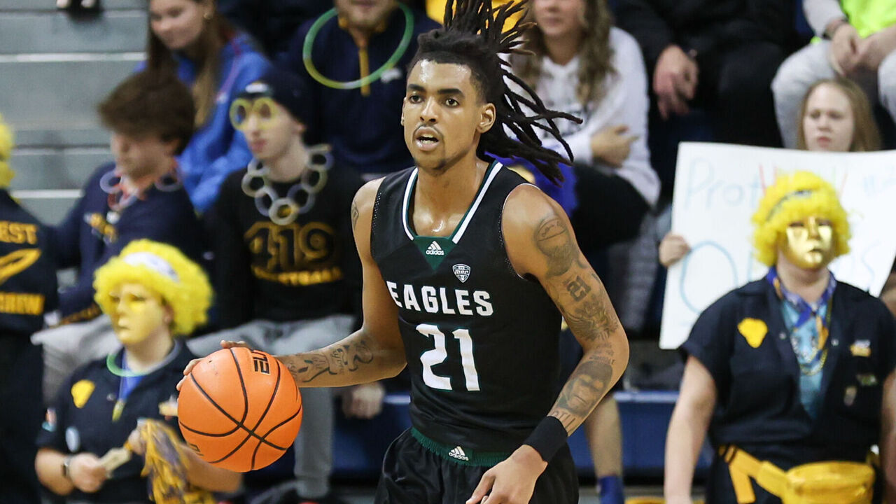 TOLEDO, OH - JANUARY 24: Eastern Michigan Eagles guard Emoni Bates (21) brings the ball up court during a Mid-American Conference regular season college basketball game between the Eastern Michigan Eagles and the Toledo Rockets on January 24, 2023 at Savage Arena in Toledo, Ohio. Photo by Scott W. Grau/Icon Sportswire via Getty Images)