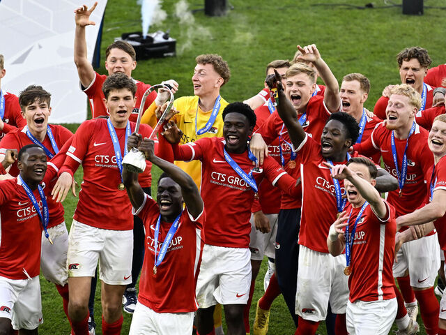 GENEVA, SWITZERLAND - APRIL 24: AZ Alkmaar players celebrate with the trophy after their side's victory in the UEFA Youth League 2022/23 final match between AZ Alkmaar and HNK Hajduk Split at Stade de Genève on 24 April 2023 in Geneva, Switzerland.