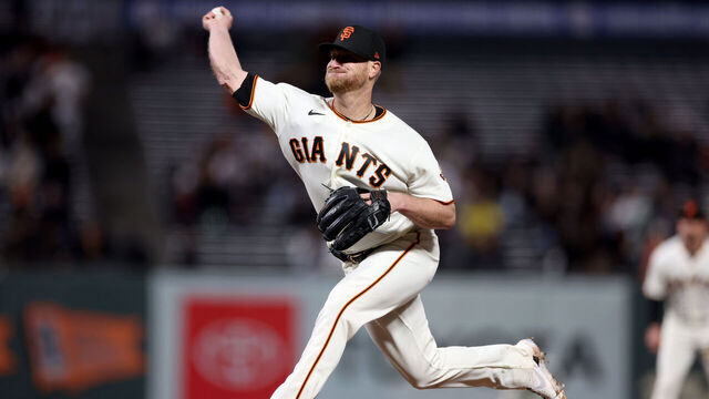 SAN FRANCISCO, CALIFORNIA - APRIL 24: Alex Cobb #38 of the San Francisco Giants pitches against the St. Louis Cardinals in the ninth inning at Oracle Park on April 24, 2023 in San Francisco, California.
