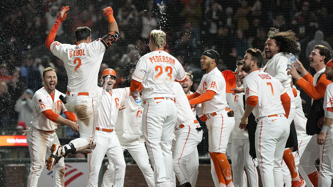 Ryan Helsley gives up walk-off homer to Giants