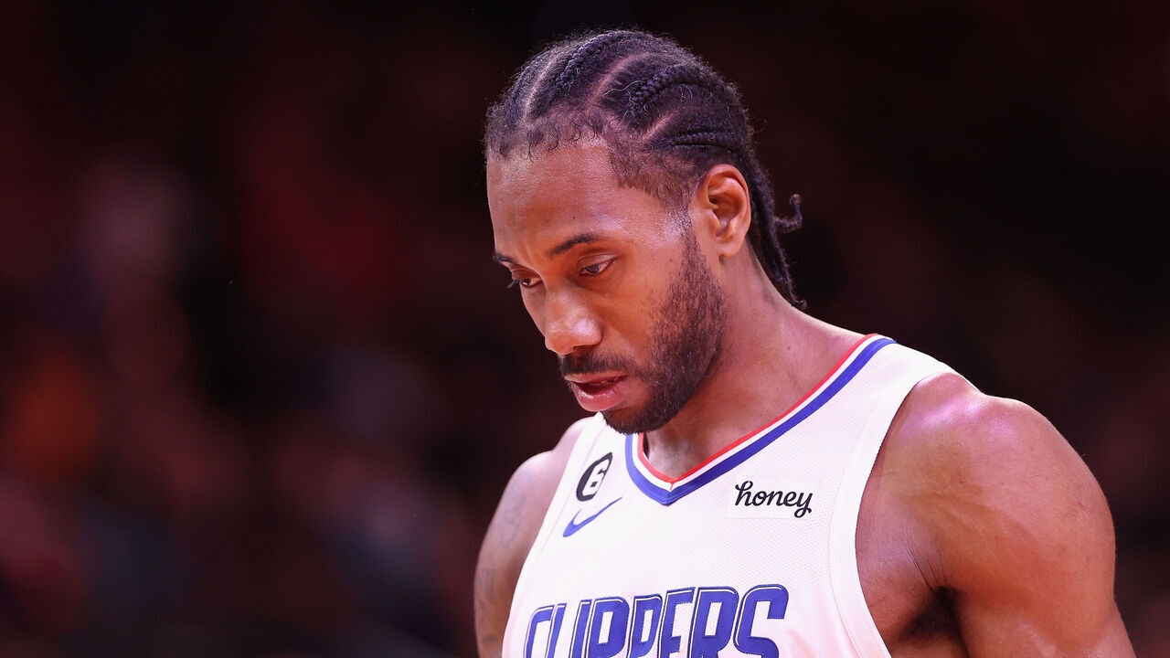 PHOENIX, ARIZONA - APRIL 18: Kawhi Leonard #2 of the LA Clippers during the second half of Game Two of the Western Conference First Round Playoffs at Footprint Center on April 18, 2023 in Phoenix, Arizona. The Suns defeated the Clippers 123-109.