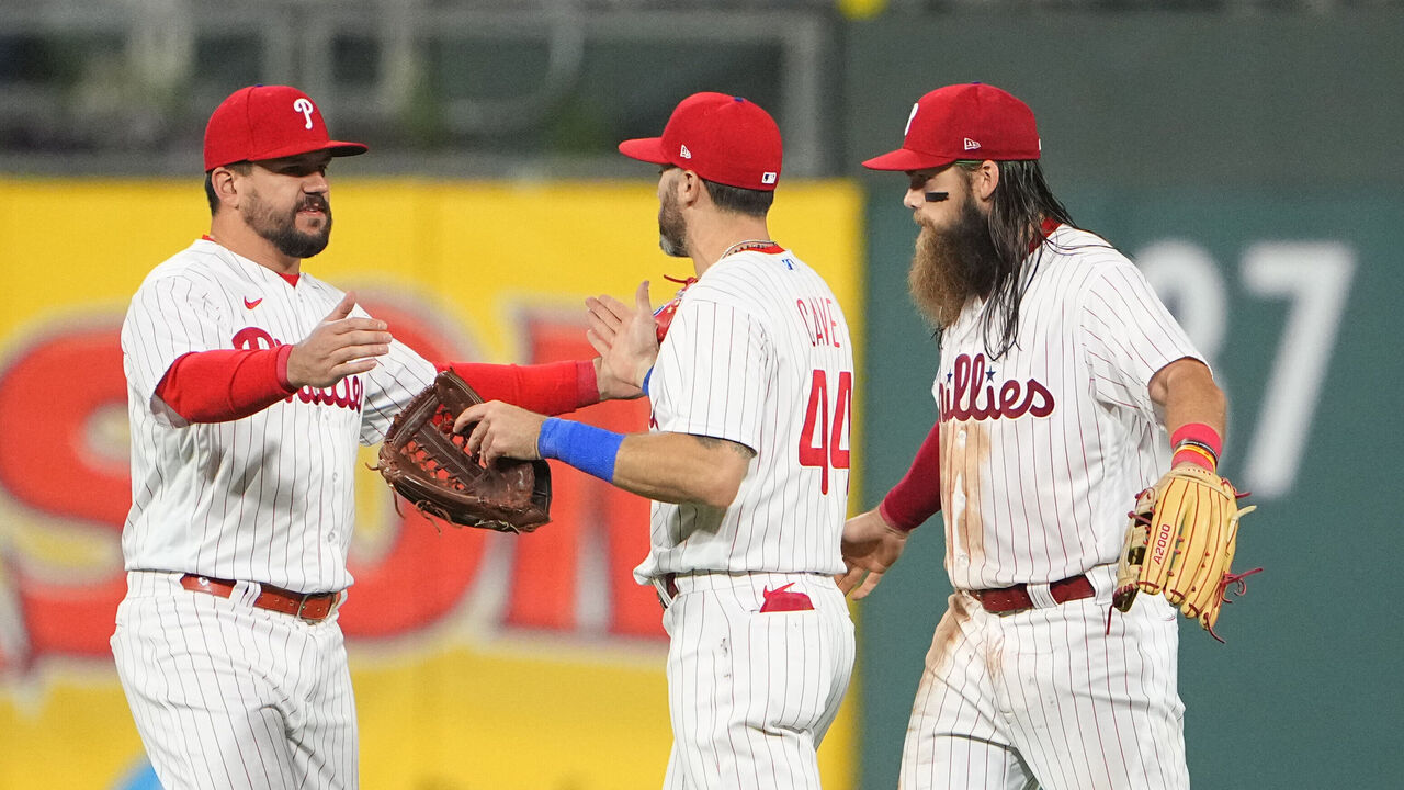 Phillies win against Mariners, 6-5, but may lose Taijuan Walker