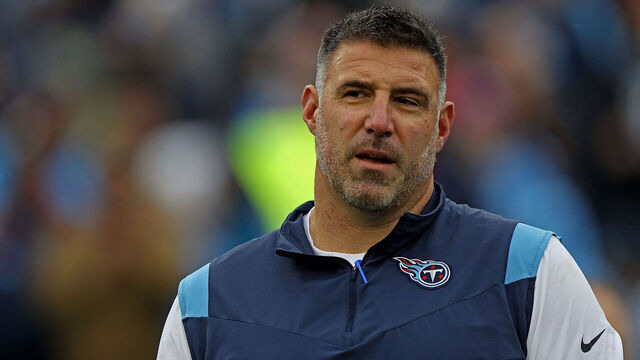 NASHVILLE, TENNESSEE - DECEMBER 11: Head coach Mike Vrabel of the Tennessee Titans during the game against the Jacksonville Jaguars at Nissan Stadium on December 11, 2022 in Nashville, Tennessee.