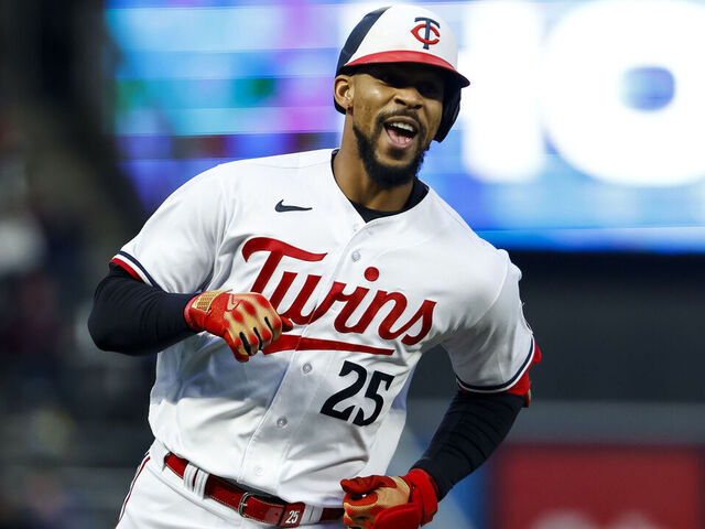 Twins' Buxton could play outfield 'on occasion' once he returns from IL | theScore.com