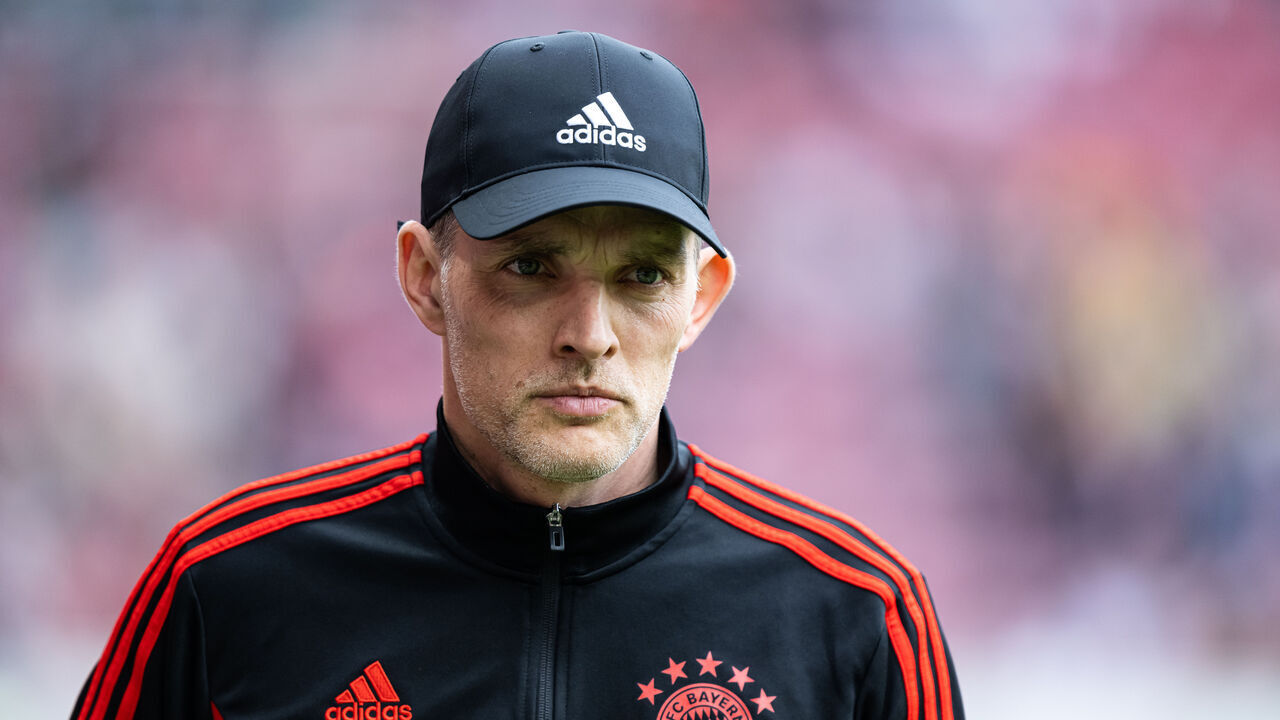 MAINZ, GERMANY - APRIL 22: Head coach Thomas Tuchel of Bayern looks on prior tothe Bundesliga match between 1. FSV Mainz 05 and FC Bayern München at MEWA Arena on April 22, 2023 in Mainz, Germany.
