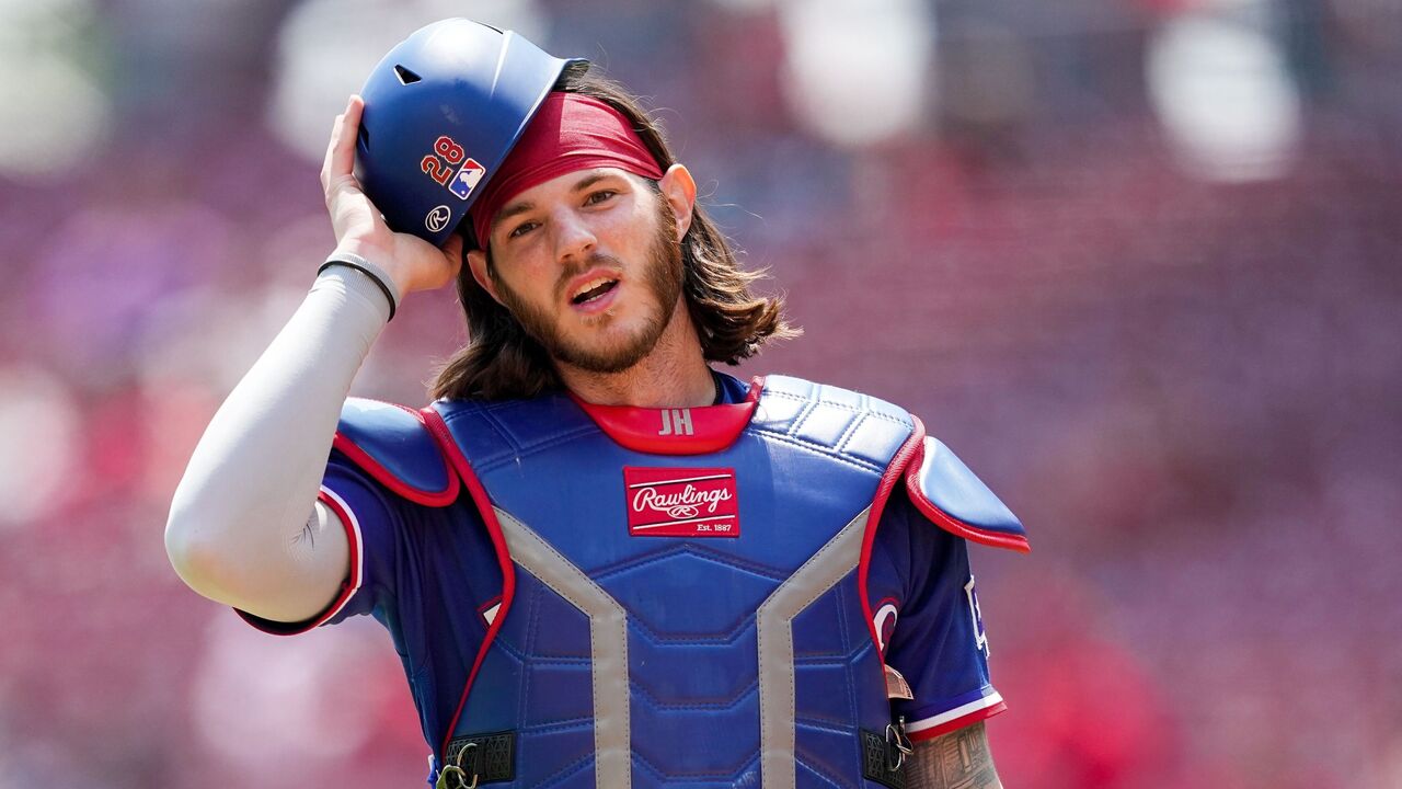 Rangers All-Star catcher Jonah Heim to IL with wrist injury - ESPN