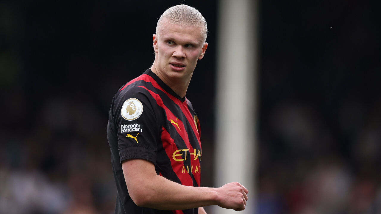 LONDON, ENGLAND - APRIL 30: Erling Haaland of Manchester City during the Premier League match between Fulham FC and Manchester City at Craven Cottage on April 30, 2023 in London, England.