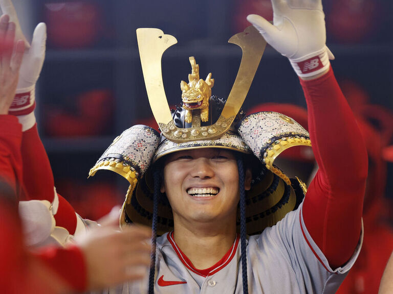 MILWAUKEE, WI - APRIL 29: Los Angeles Angels designated hitter Shohei  Ohtani (17) jogs off the field during a game between the Milwaukee Brewers  and the Los Angeles Angels on April 29