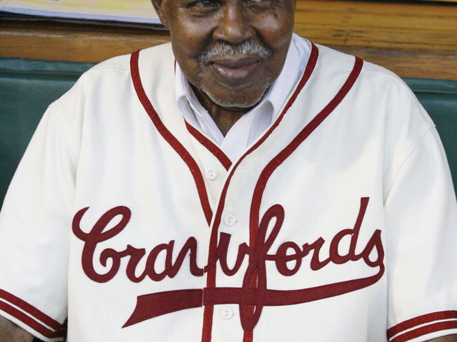 Negro Leagues Throwback Uniforms in Pittsburgh Today – SportsLogos