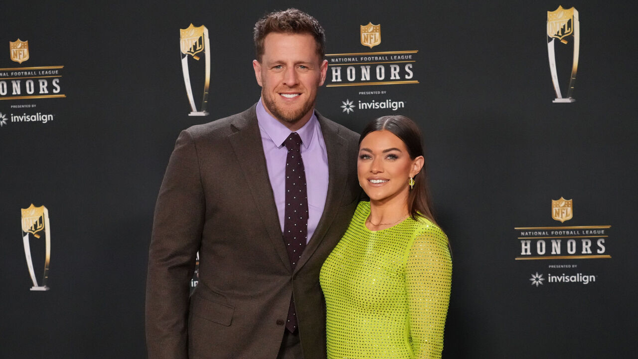 PHOENIX, ARIZONA - FEBRUARY 09: (L-R) J.J. Watt and Kealia Watt attend the 12th Annual NFL Honors at Symphony Hall on February 09, 2023 in Phoenix, Arizona.